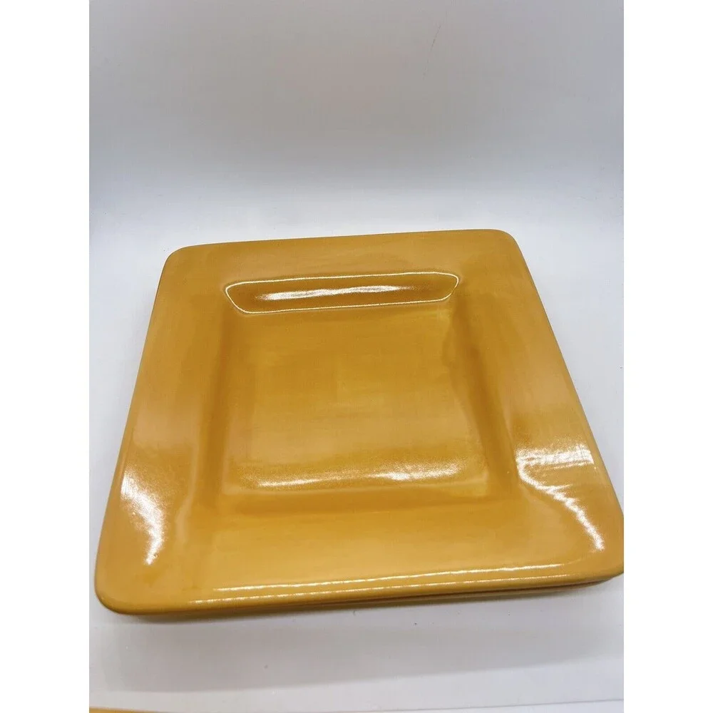 Set of (4) - Pottery Barn Outlet - Salad Plates - 8